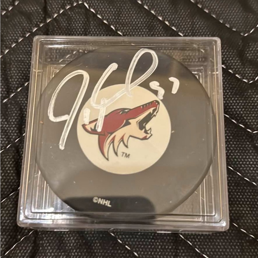 Jeremy Roenick autographed Phoenix/Arizona Coyotes hockey puck